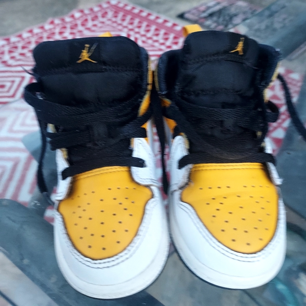 Air Jordan 1 mid